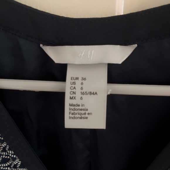 H&M Pattern Dress - Picture 3 of 3